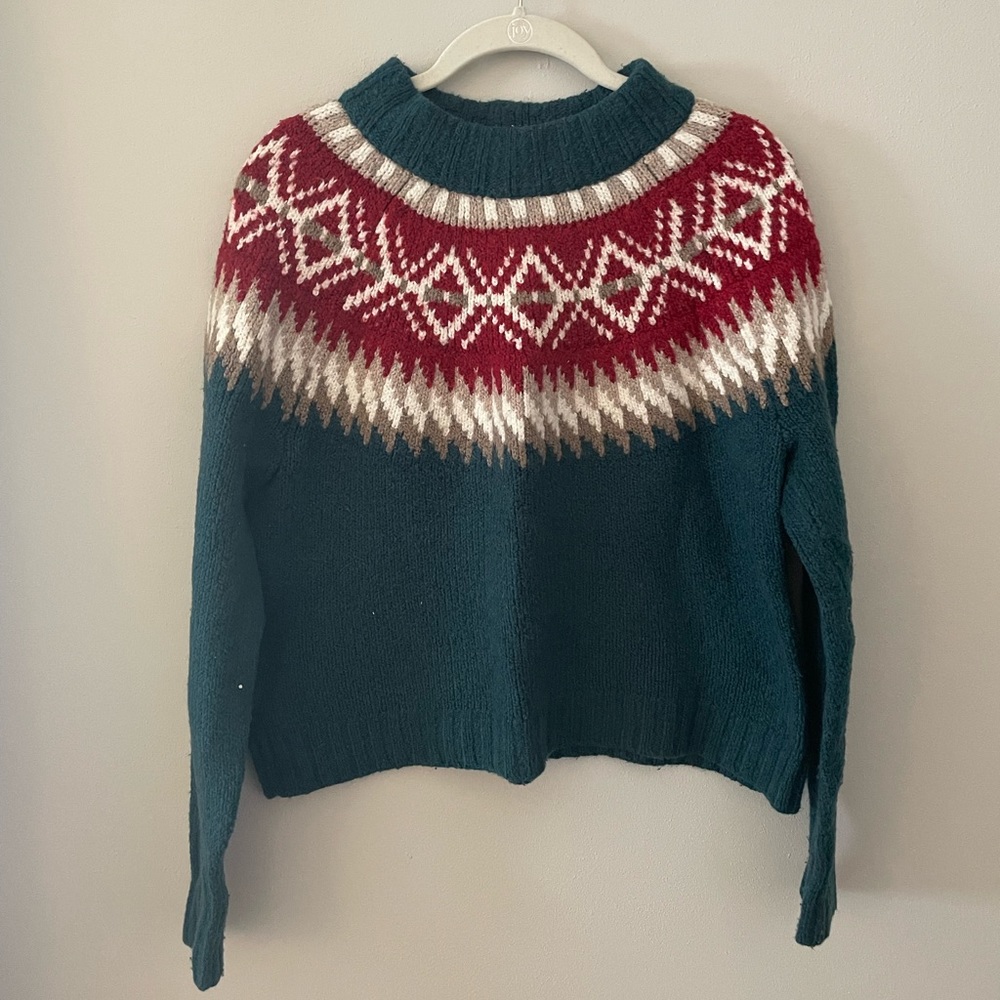 American Eagle Sweater